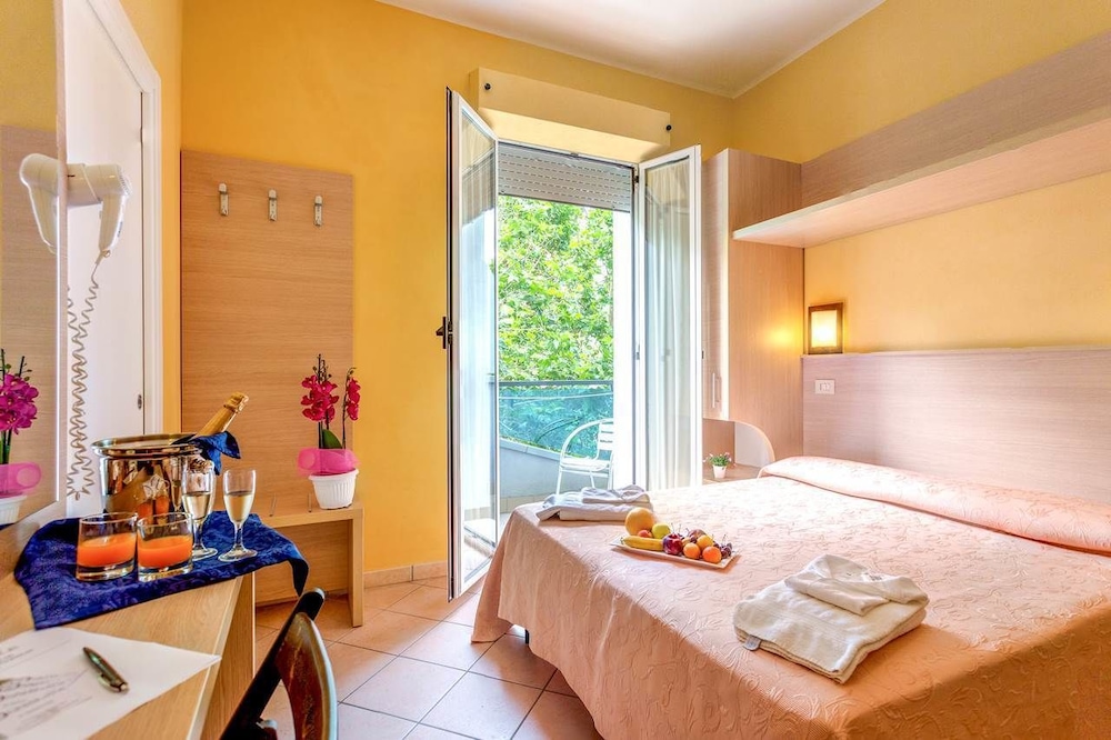 Standard Quadruple Room, Balcony photo 1
