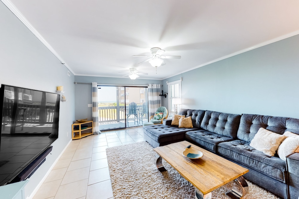 Condo, 2 Bedrooms