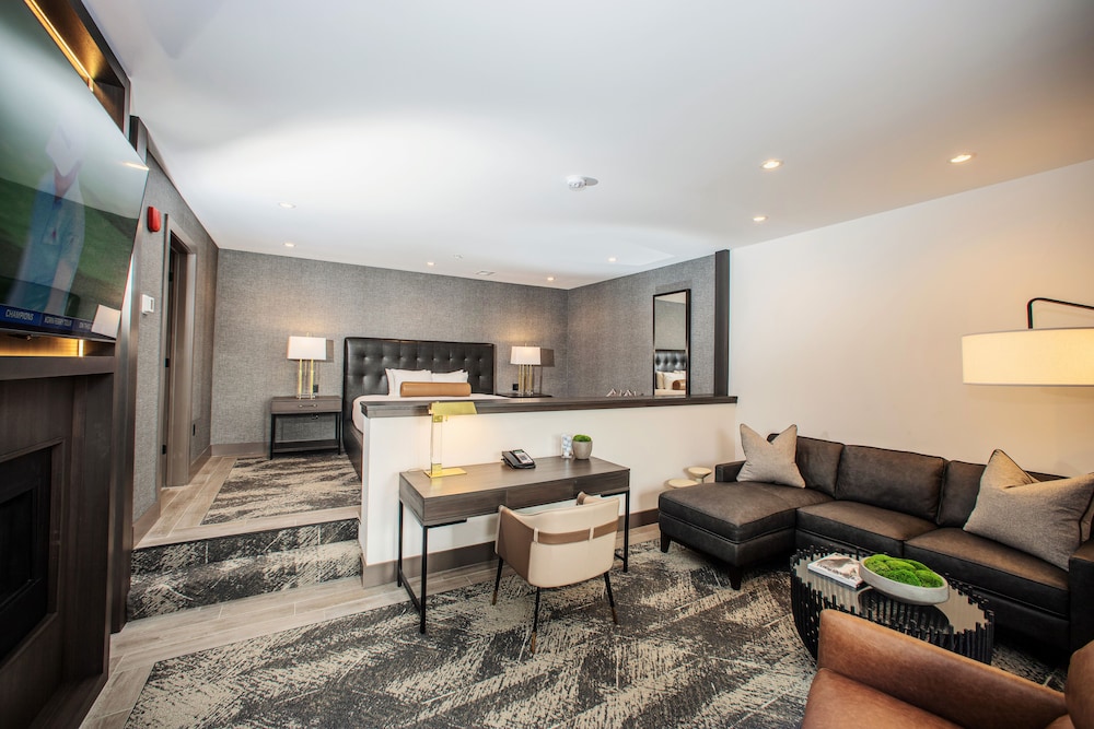 Suite, 1 King Bed