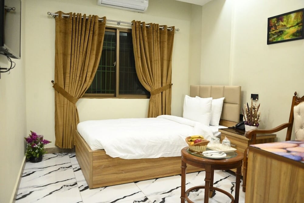 Basic Single Room - Photo 1