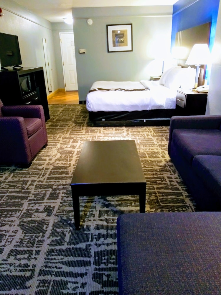 Suite, 1 King Bed with Sofa bed, Non Smoking - Photo 3