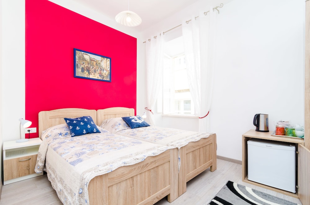 Comfort Triple Room, City View
