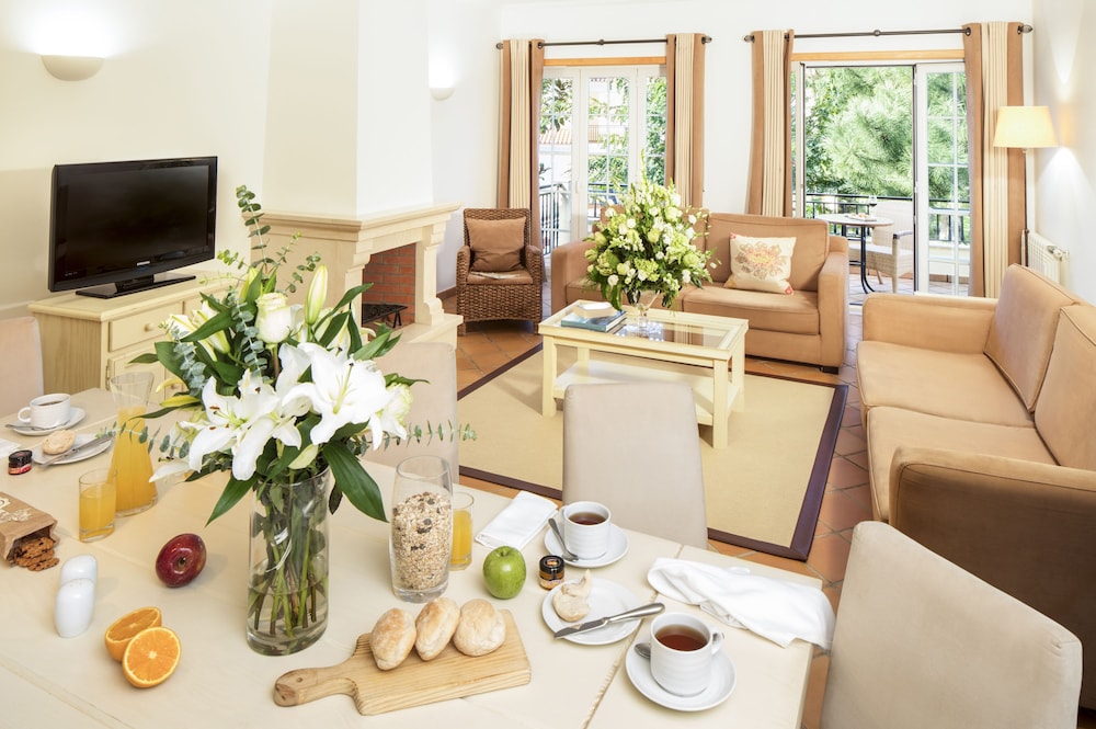 Standard Apartment, 3 Bedrooms, Garden Area - Photo 13
