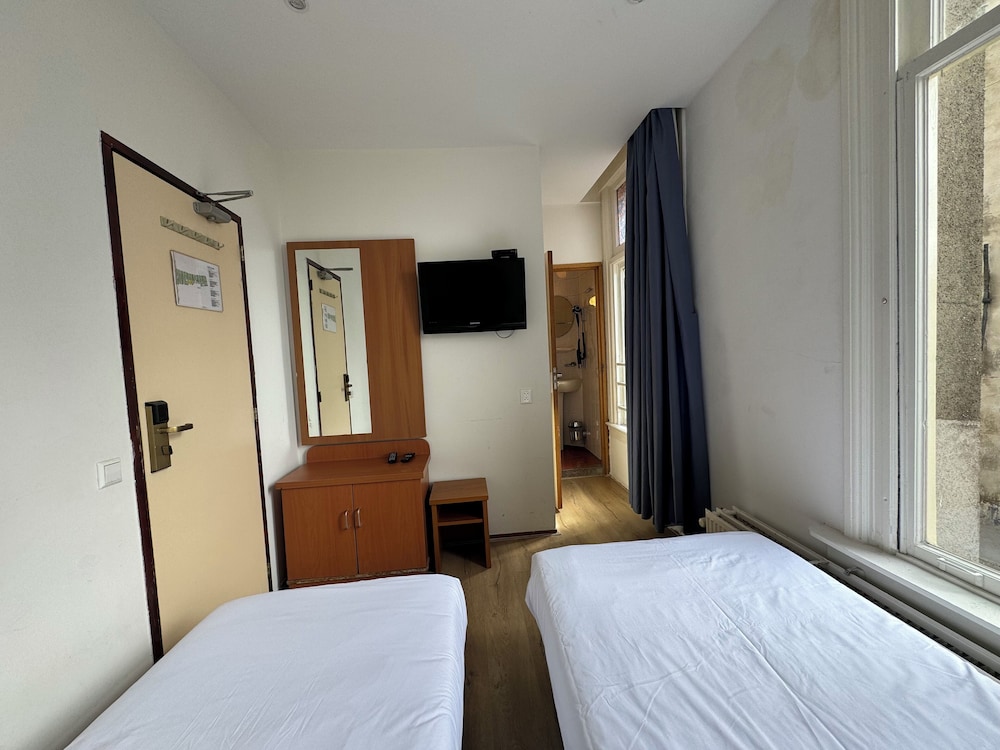 Double or Twin Room photo 1