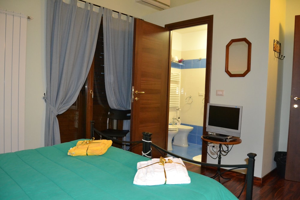 Classic Double Room, Mountain View photo 3