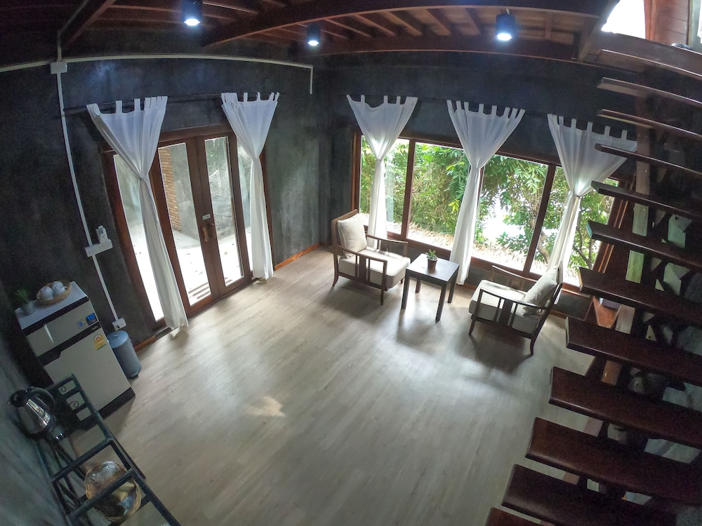 House (4 Bedrooms) photo 3