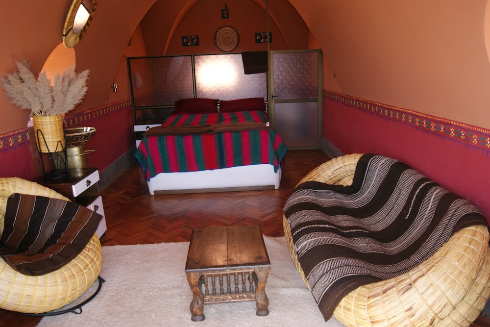 Romantic Room, 1 Queen Bed, Mountain View, Mountainside photo 2