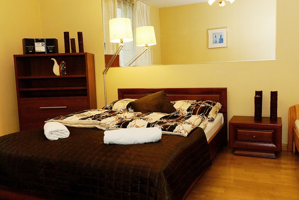 Apartment Selected at Check-In - different locations (6 adults) - Photo 12