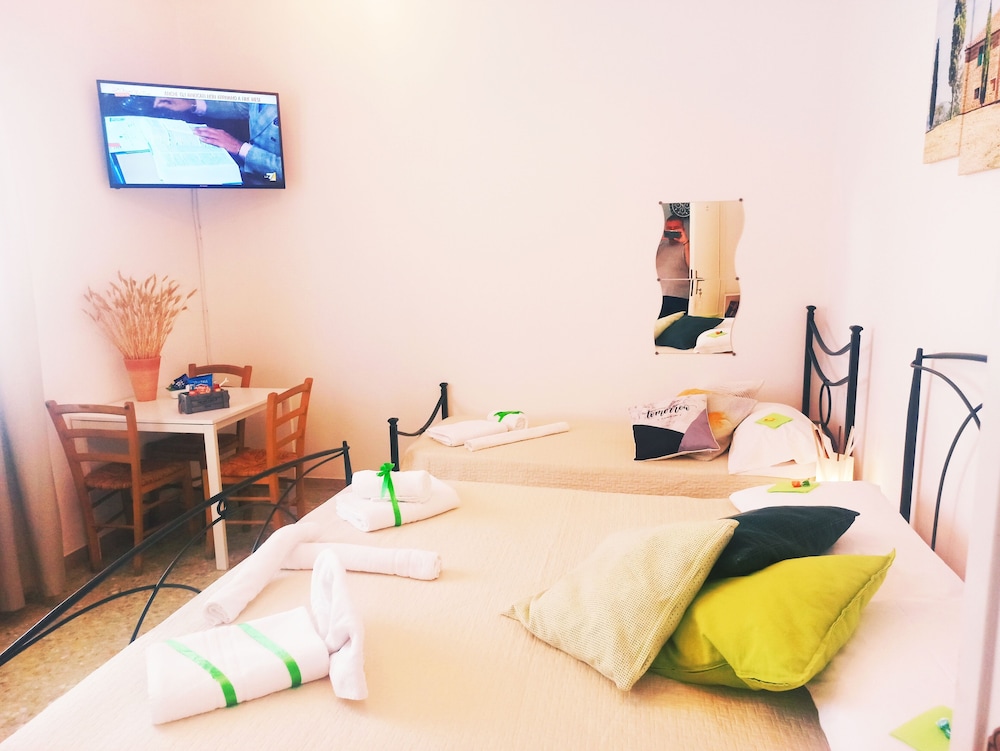 Comfort Double Room, Shared Bathroom (Con letto supplementare)