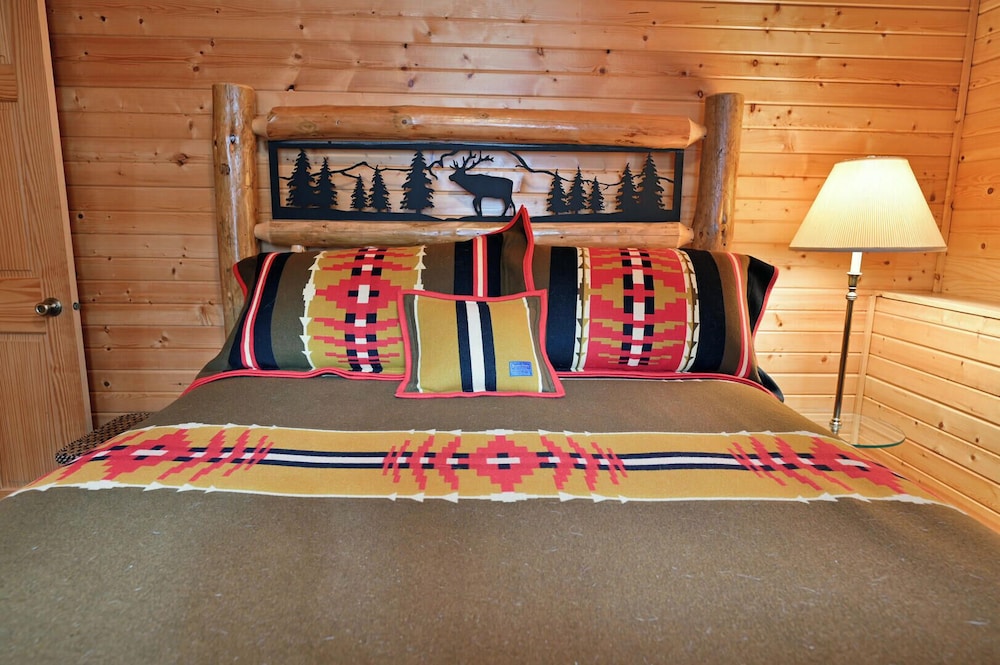 Cabin, Multiple Beds, Fireplace photo 2