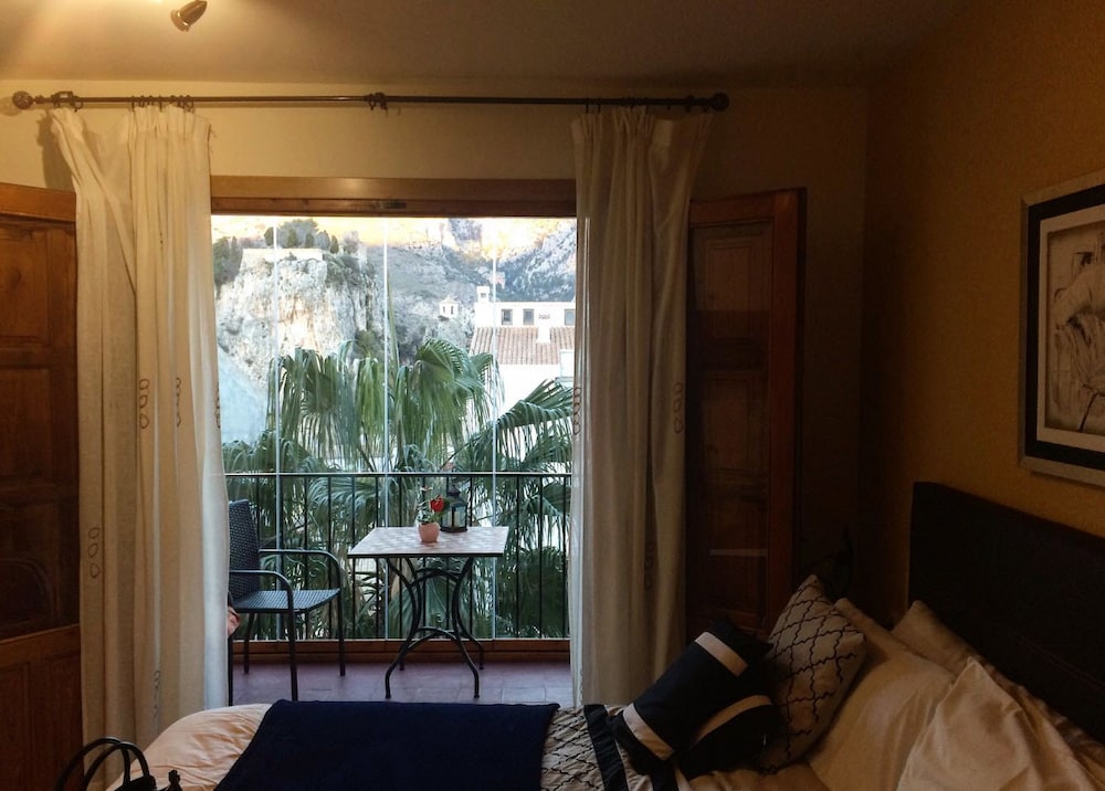 Double Room, Balcony