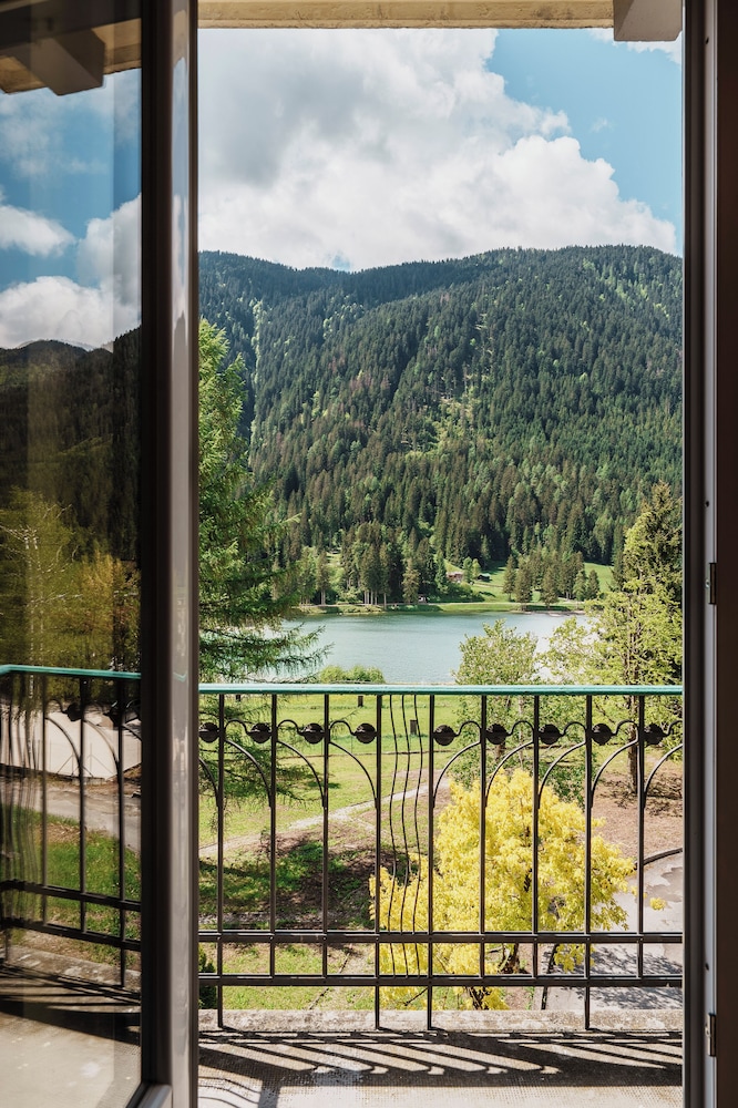 Double or Twin Room, Lake View
