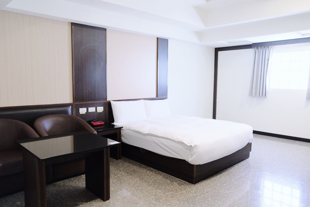 Classic Double or Twin Room, City View