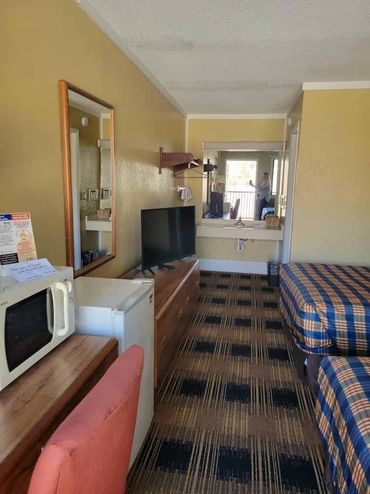 Economy Room photo 1
