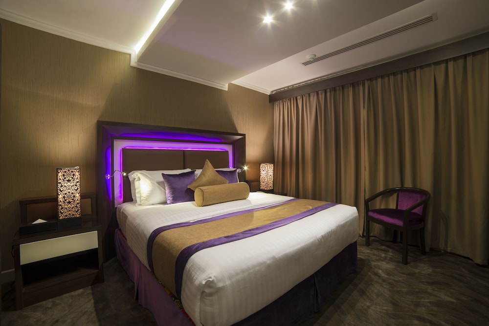 Premier Room, 1 King Bed