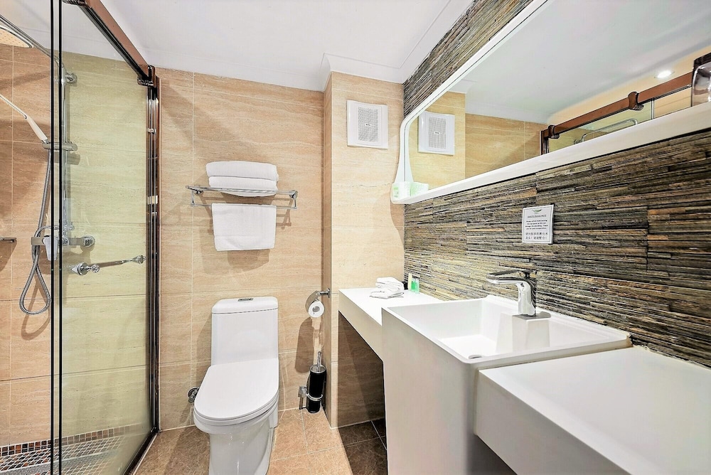 Deluxe Hotel Room with Two Double Beds photo 3