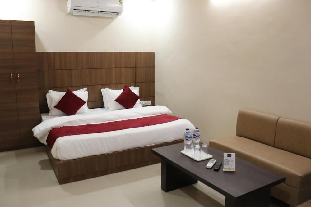 Deluxe Room, City View