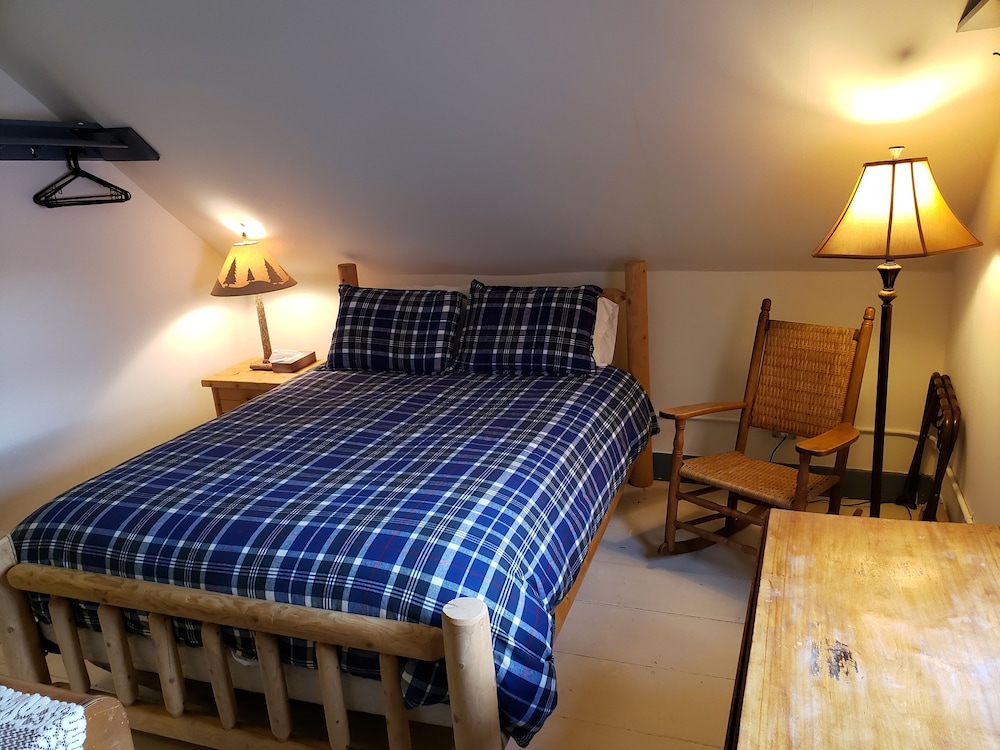 The Cabin Room photo 2
