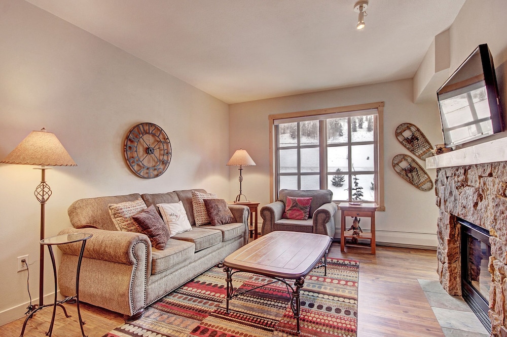 Condo, 1 Bedroom photo 2