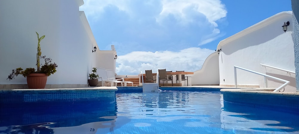 Two Bedroom Ocean View with Pool - Photo 30
