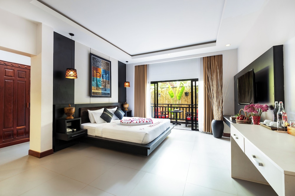 Deluxe Double Room - Photo 11