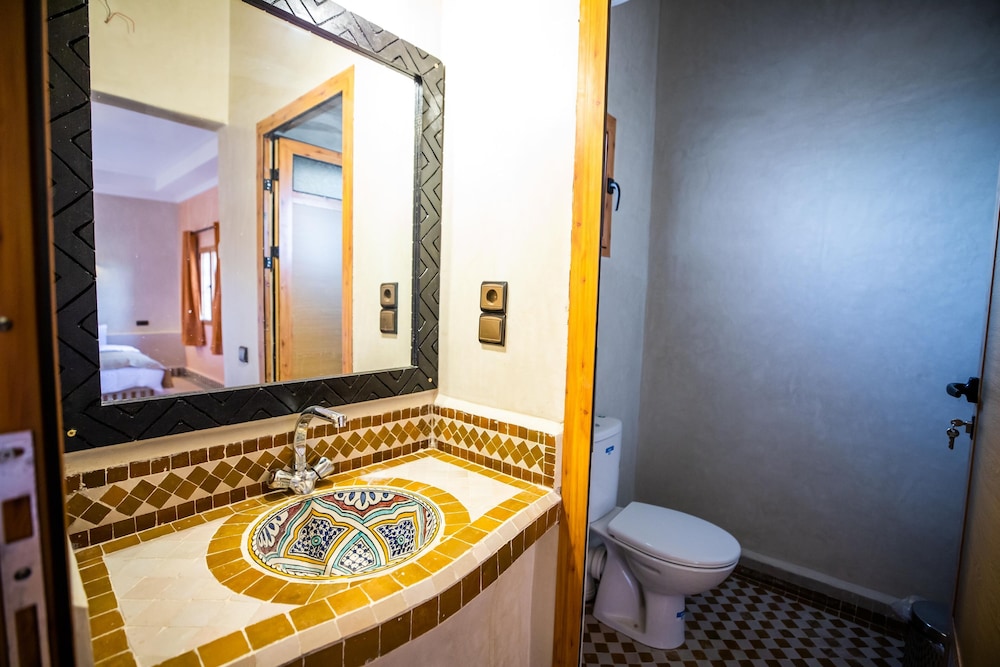 Deluxe Twin Room - Photo 18