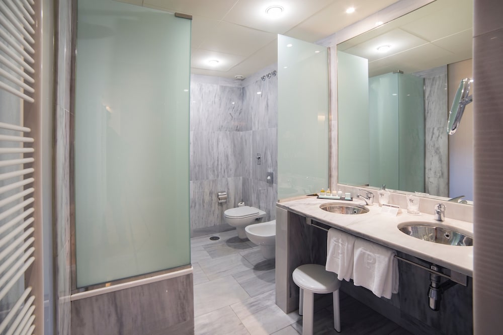 Superior Twin Room - Photo 12