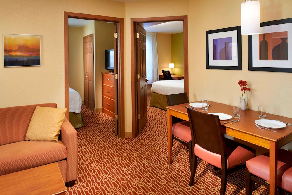 Suite, Multiple Beds (Two Bedroom) - Photo 8