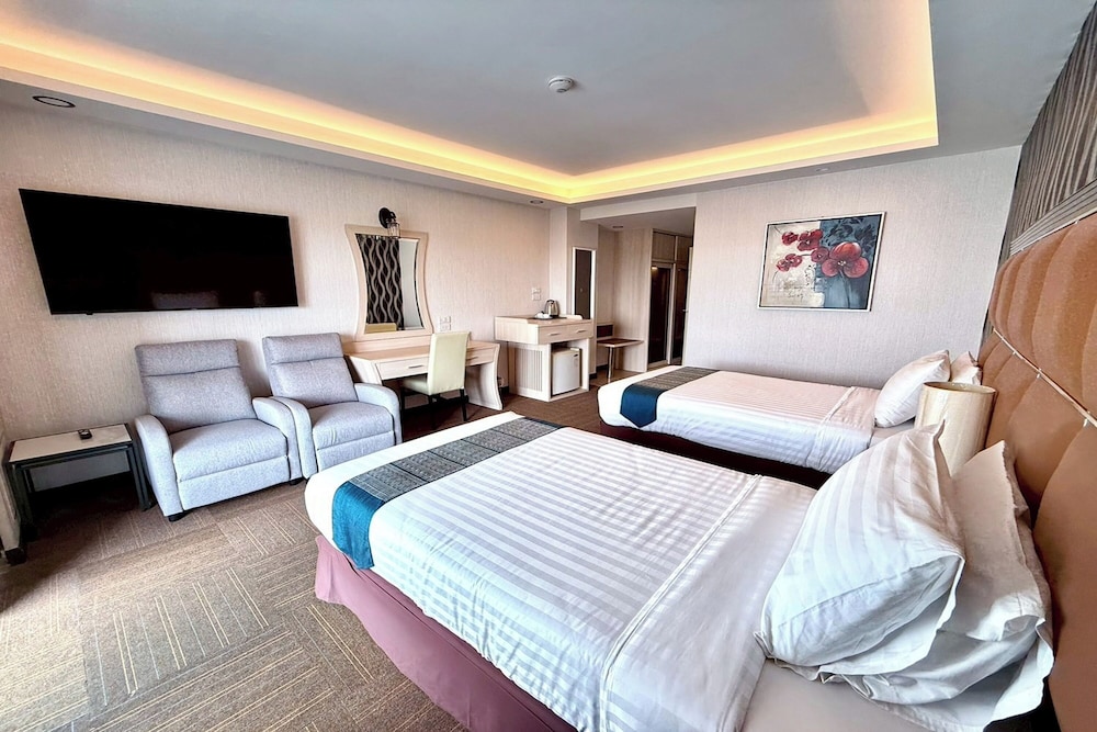 Luxury Twin Room - Photo 6