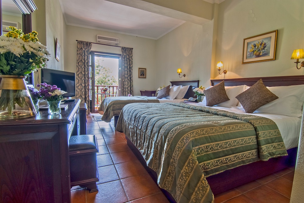 Panoramic Quadruple Room (Meteora view) photo 1