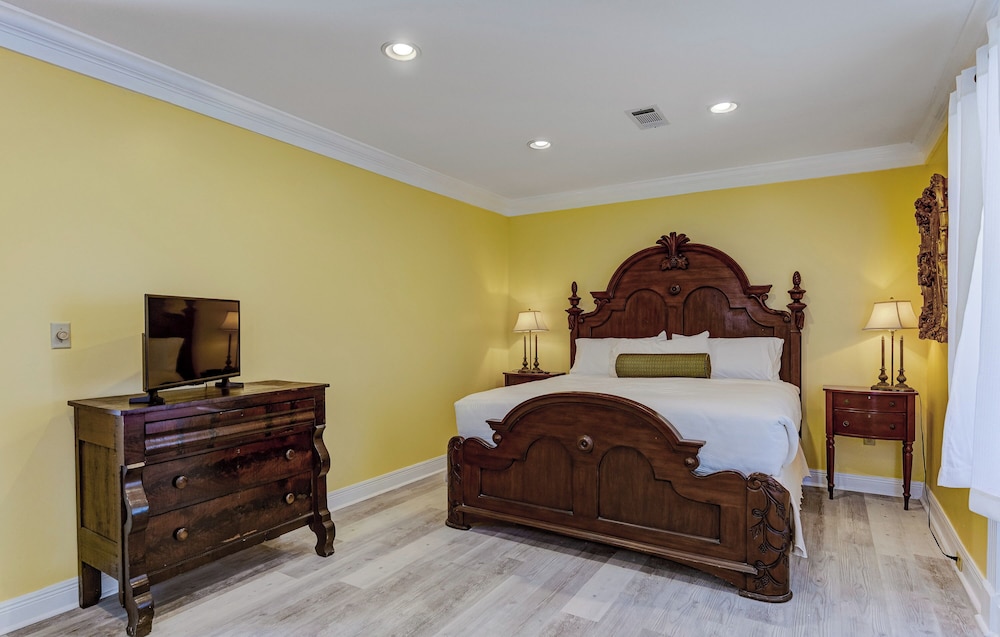 Riverview Suite #35