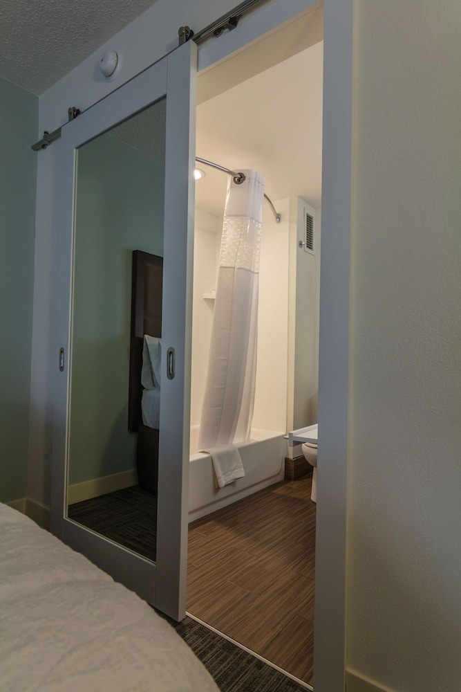 Room, 2 Queen Beds, Non Smoking - Photo 2
