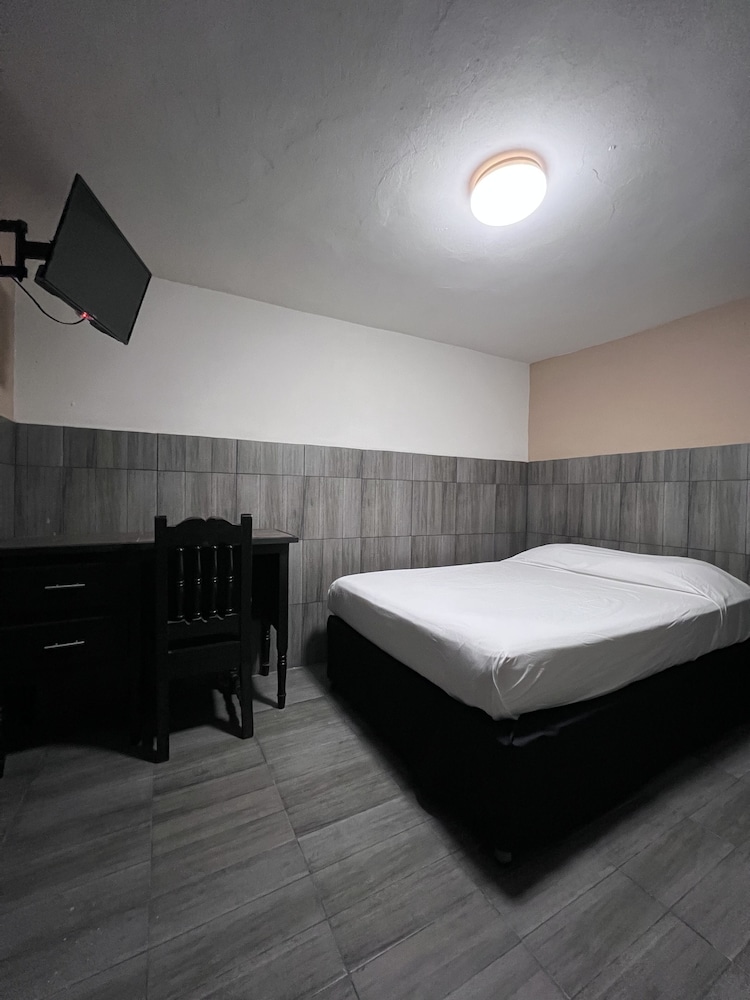 Basic Room photo 2