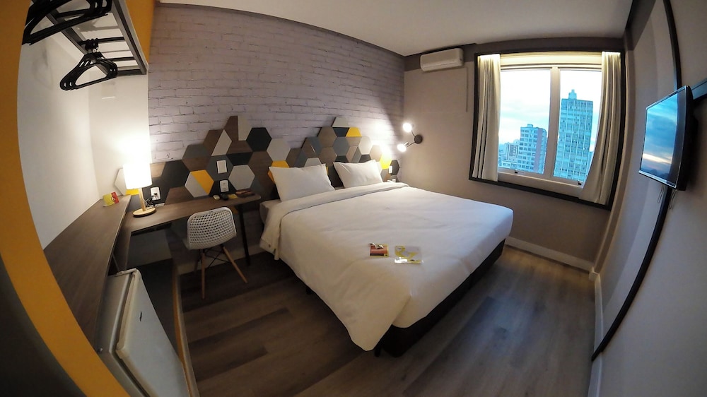 Standard Room, 1 Double Bed, Non Smoking - Photo 8