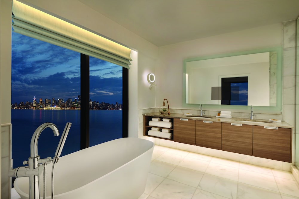 Ocean View Suite - Photo 3