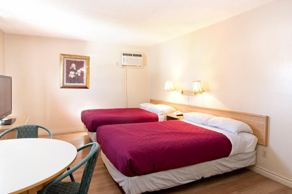 Deluxe Room, 2 Double Beds, Non Smoking, Kitchenette photo 3