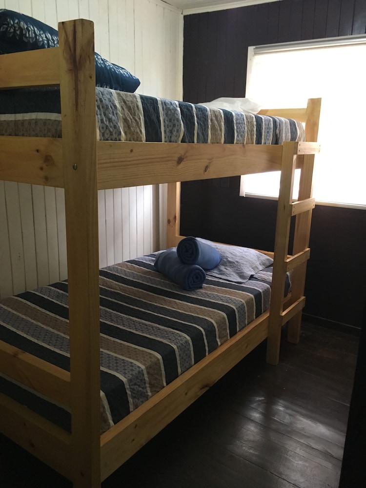 Standard Twin Room, 2 Twin Beds, Shared Bathroom photo 1