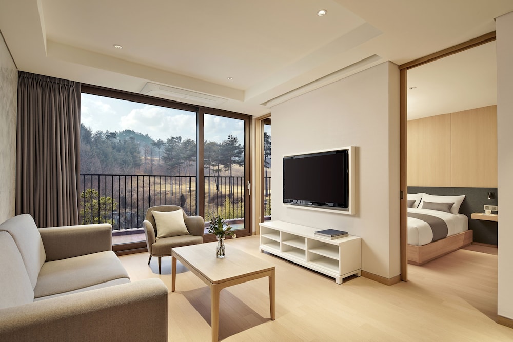 Suite Double, 2 Bedrooms - 2 Complimentary Futon, Extra Fee for Extra Bed