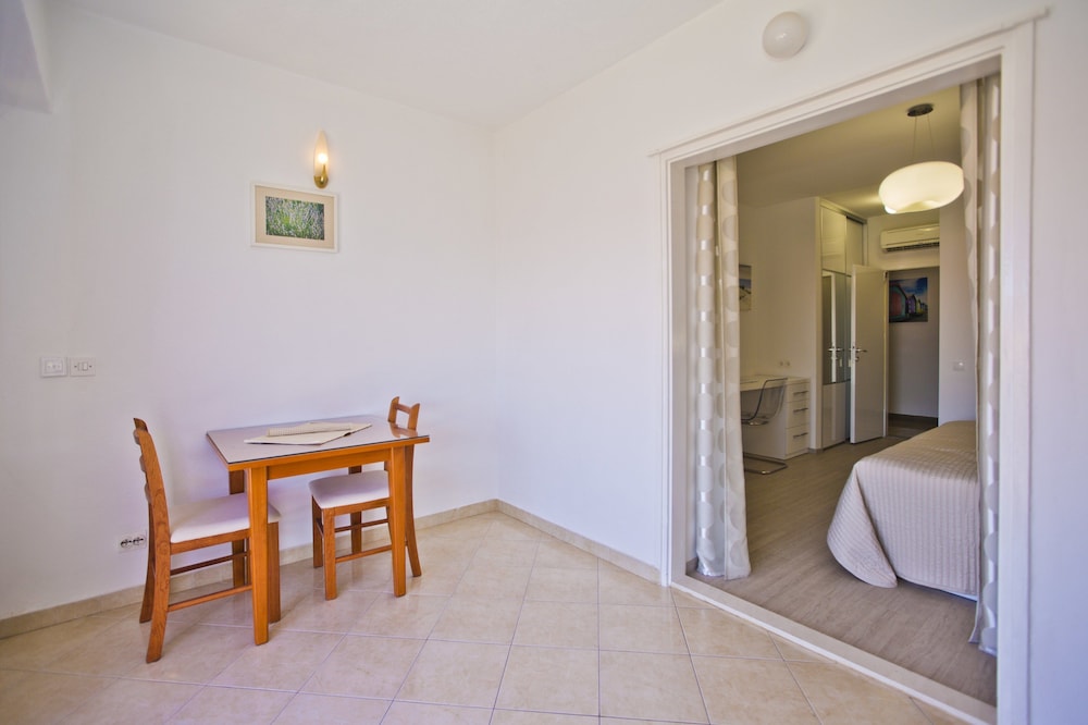 Comfort Apartment, 1 Bedroom, Terrace, City View - Photo 1