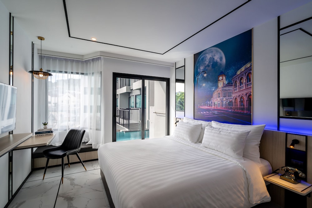Deluxe Room, Pool Access - Photo 1