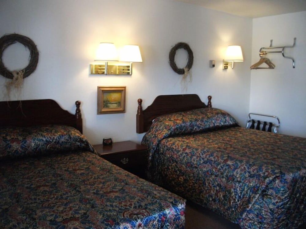 Standard Room, 2 Queen Beds photo 1