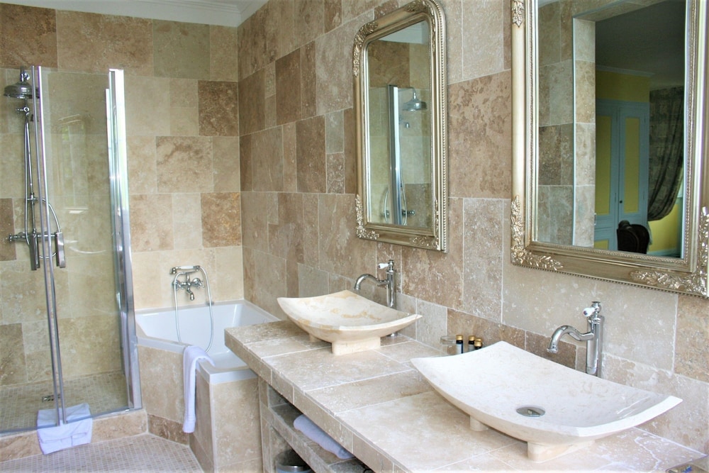 Conte Montmirail suite photo 2