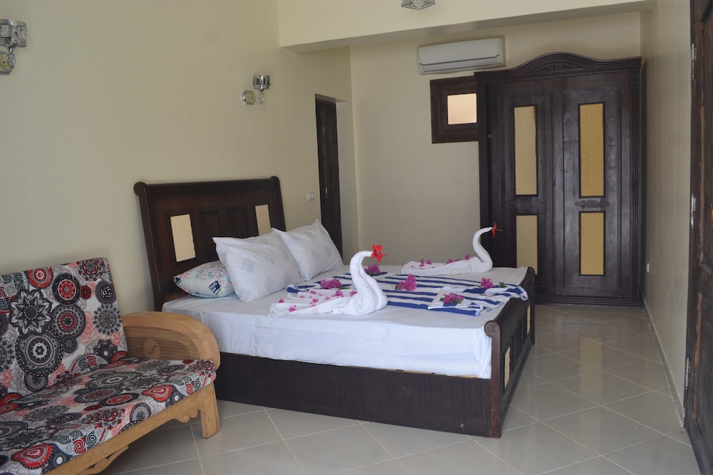 Double Room - Photo 9