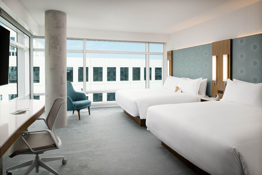 Premier Room, Multiple Beds, High Floor (Corner Two King) - Photo 6