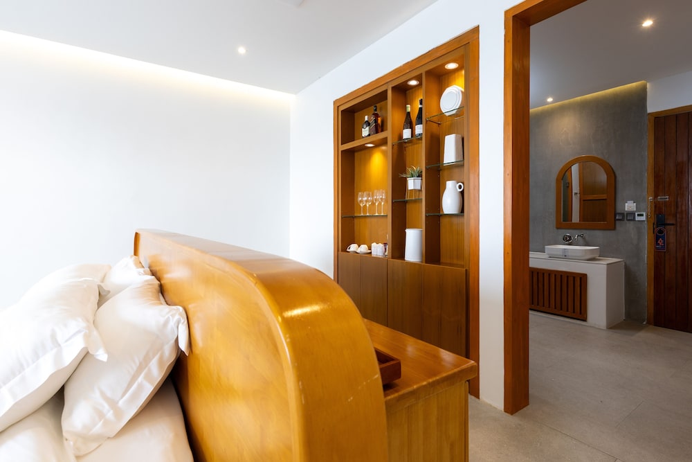 Deluxe Sea View - Photo 5