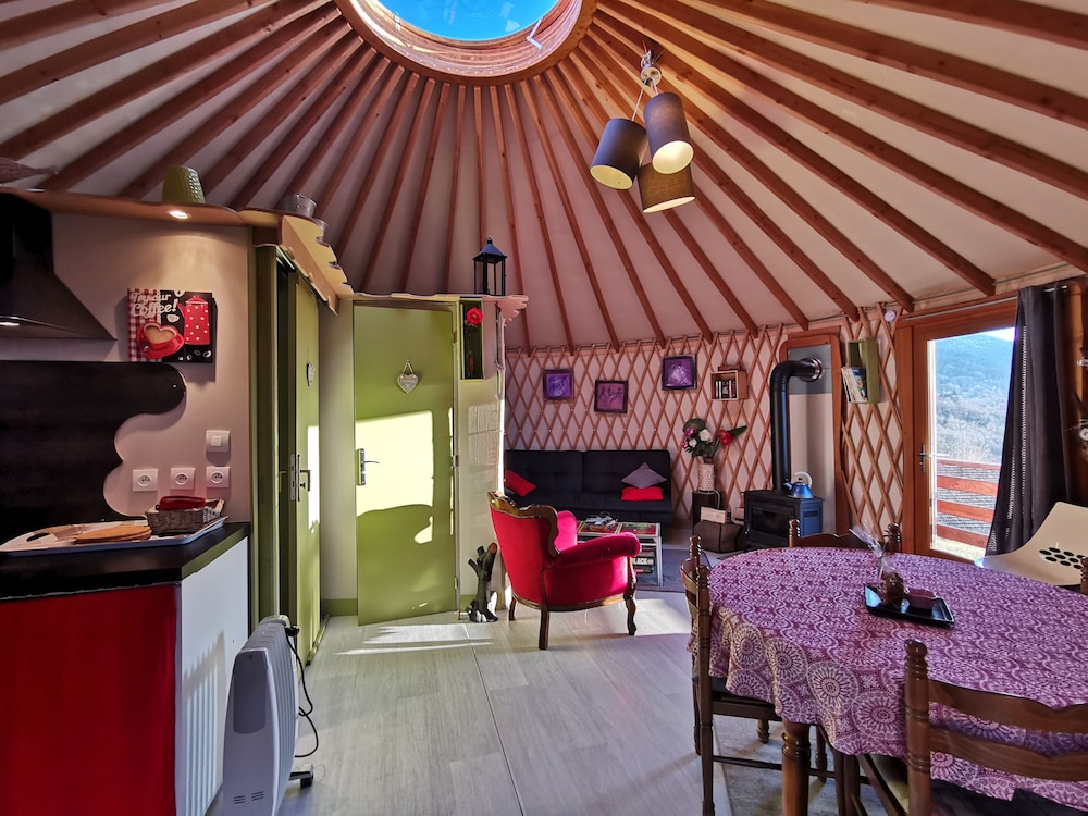 Yurt, 4 people, jacuzzi