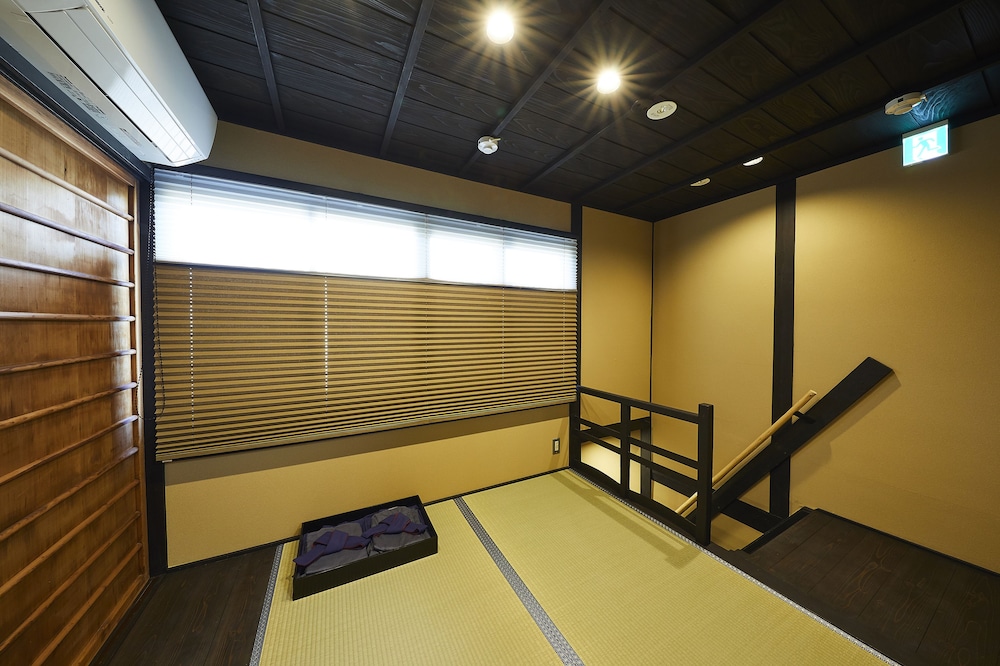 Japanese Town Style House photo 3