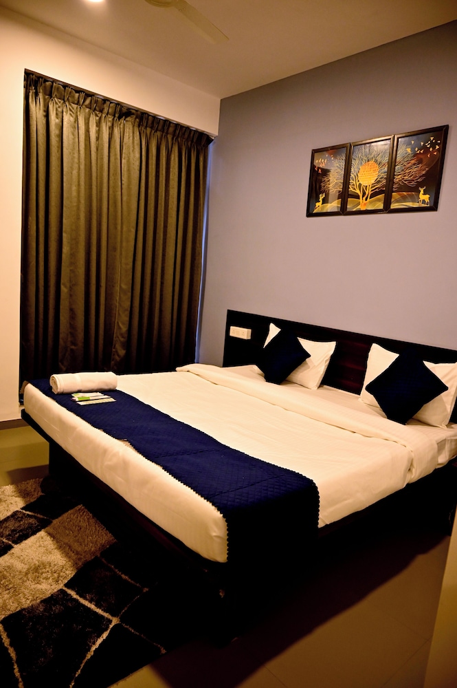 Deluxe Studio, City View