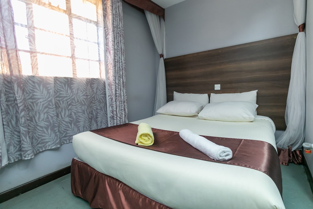 Deluxe Room - Photo 6
