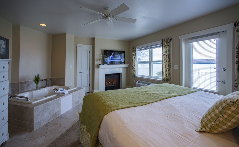 Premium Condo, 1 King Bed with Sofa bed, Fireplace photo 2